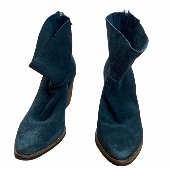 Matisse Blue/Gray Suede Ankle Boot - Picture 4 of 8